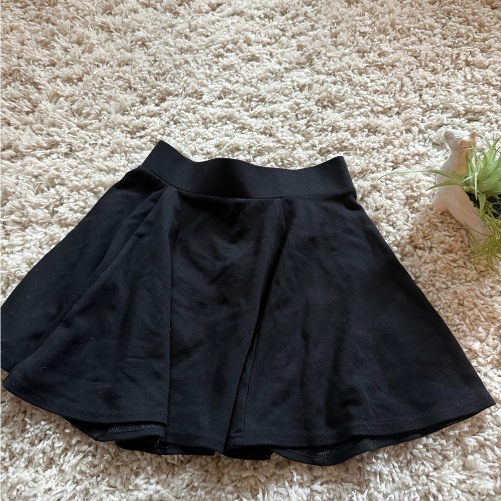 H&M high waisted, high-rise, schoolgirl, cute Black mini skirt